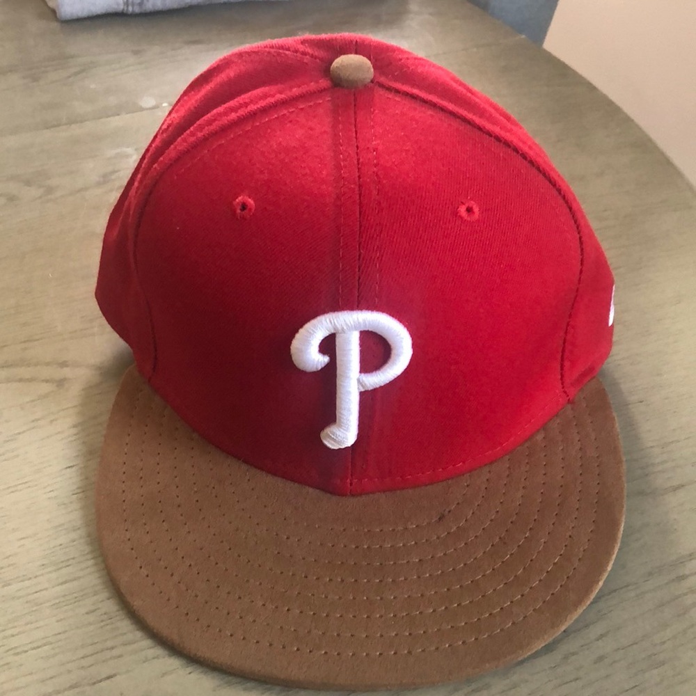 New Era Phillies Fitted Cap 7 3/8. Brand New.